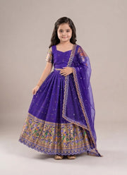Diwali Paithani Lehenga for Kids – Parrot Zari Border & Silk Dupatta 3