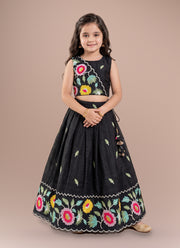 Diwali Floral Embroidered Lehenga for Girls – Crunchy Silk with Scalloped Flower Border 4