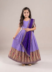 Diwali Paithani Lehenga for Kids – Parrot Zari Border & Silk Dupatta 5