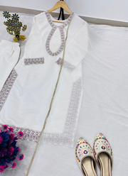 Roman Silk Kurta Set with Dupatta – Embroidery & Lace 6