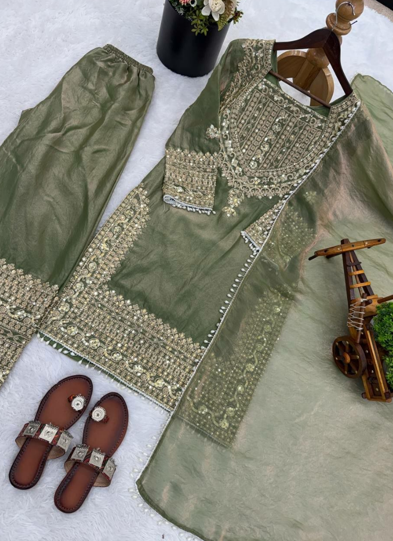 Fendy Silk Kurta Set with Dupatta – Embroidery & Lace Border