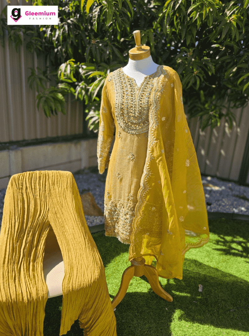 Pakistani Salwar Suit – Vibrant Yellow Elegance