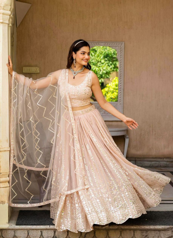 Lehenga – embroidery close-up