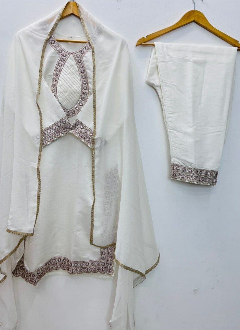 Roman Silk Kurta Set with Dupatta – Embroidery & Lace