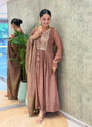 Mul Chanderi Anarkali Suit with Banarasi Dupatta & Bracelet (4‑Piece Set) 3