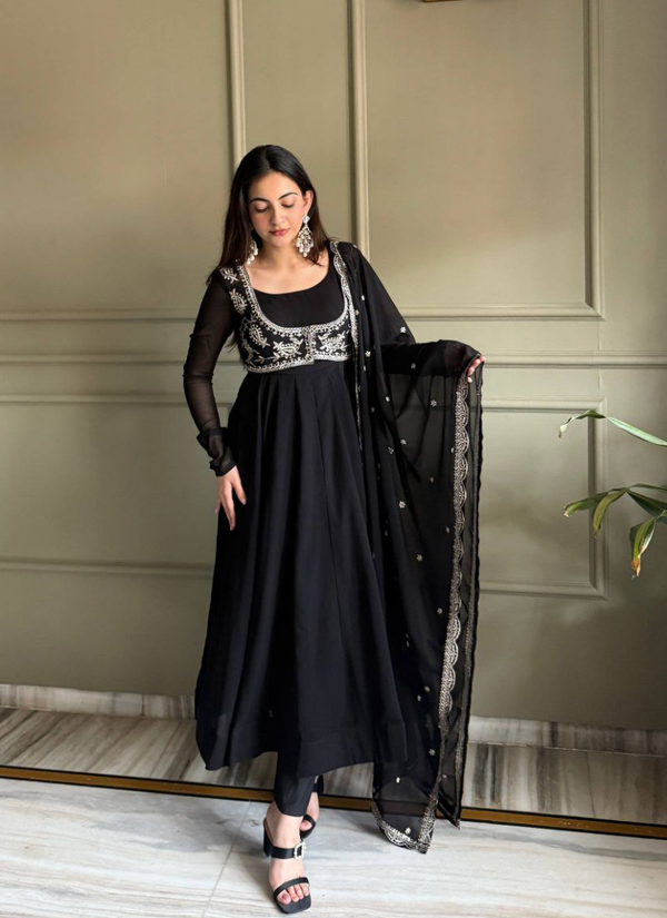 Fox Georgette Anarkali Set with Fancy Dupatta