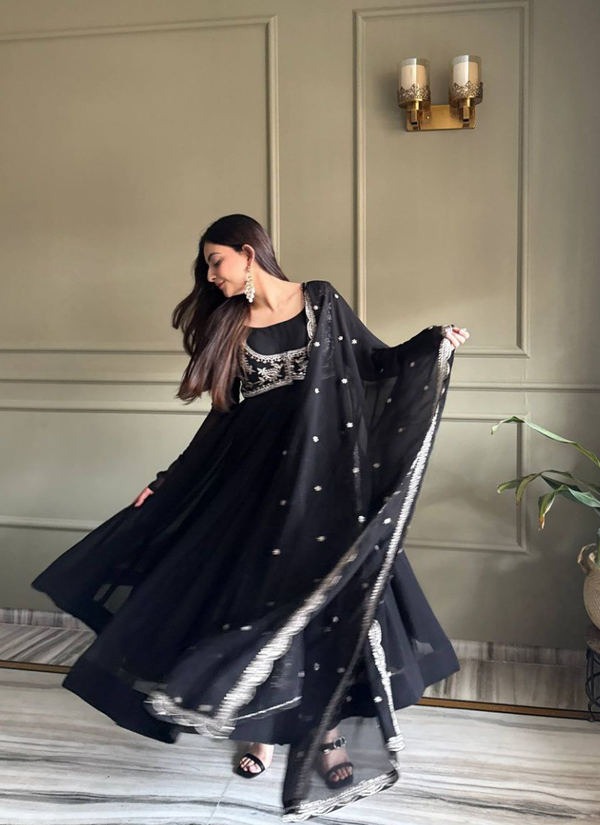 Fox Georgette Anarkali Set with Fancy Dupatta