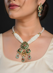 Kundan Necklace Set with Artificial Pearls – Earrings & Pearls 5