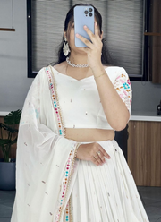 Classical Off‑White Embroidery Lehenga – Blouse & Dupatta Set 5