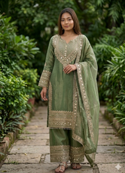 Fendy Silk Kurta Set with Dupatta – Embroidery & Lace Border 2