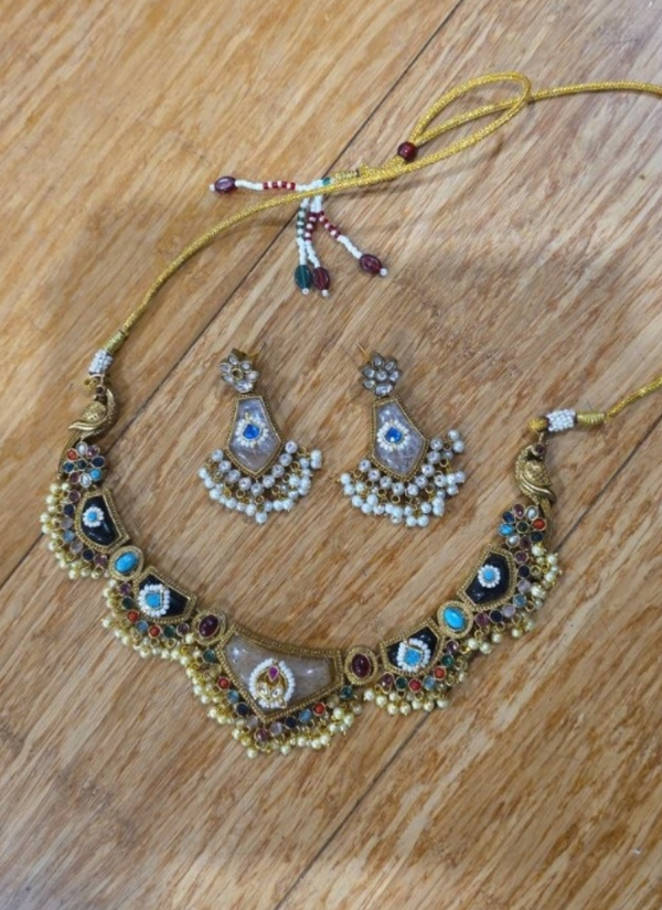 Varjika Dual Tone Necklace Set