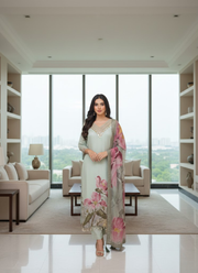 Light Purple Embroidered Salwar Kameez – Size 42 6