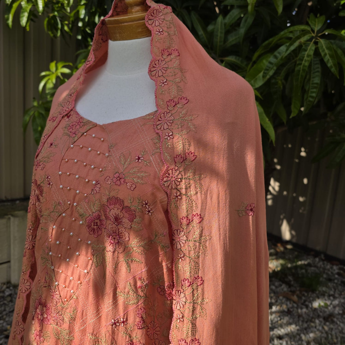 Pakistani 3-Piece Salwar Suit – Pashmina & Satin Variants