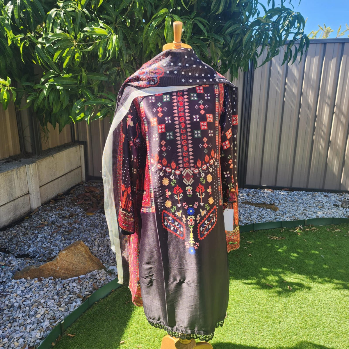 Pakistani Satin 3-Piece Salwar Suit – Elegant Kota Dupatta Set