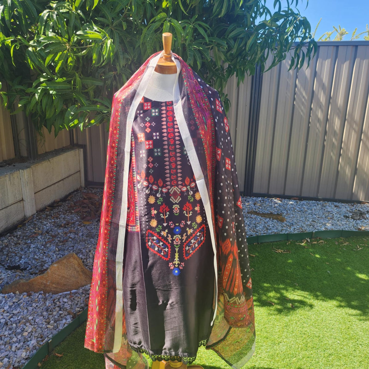 Pakistani Satin 3-Piece Salwar Suit – Elegant Kota Dupatta Set