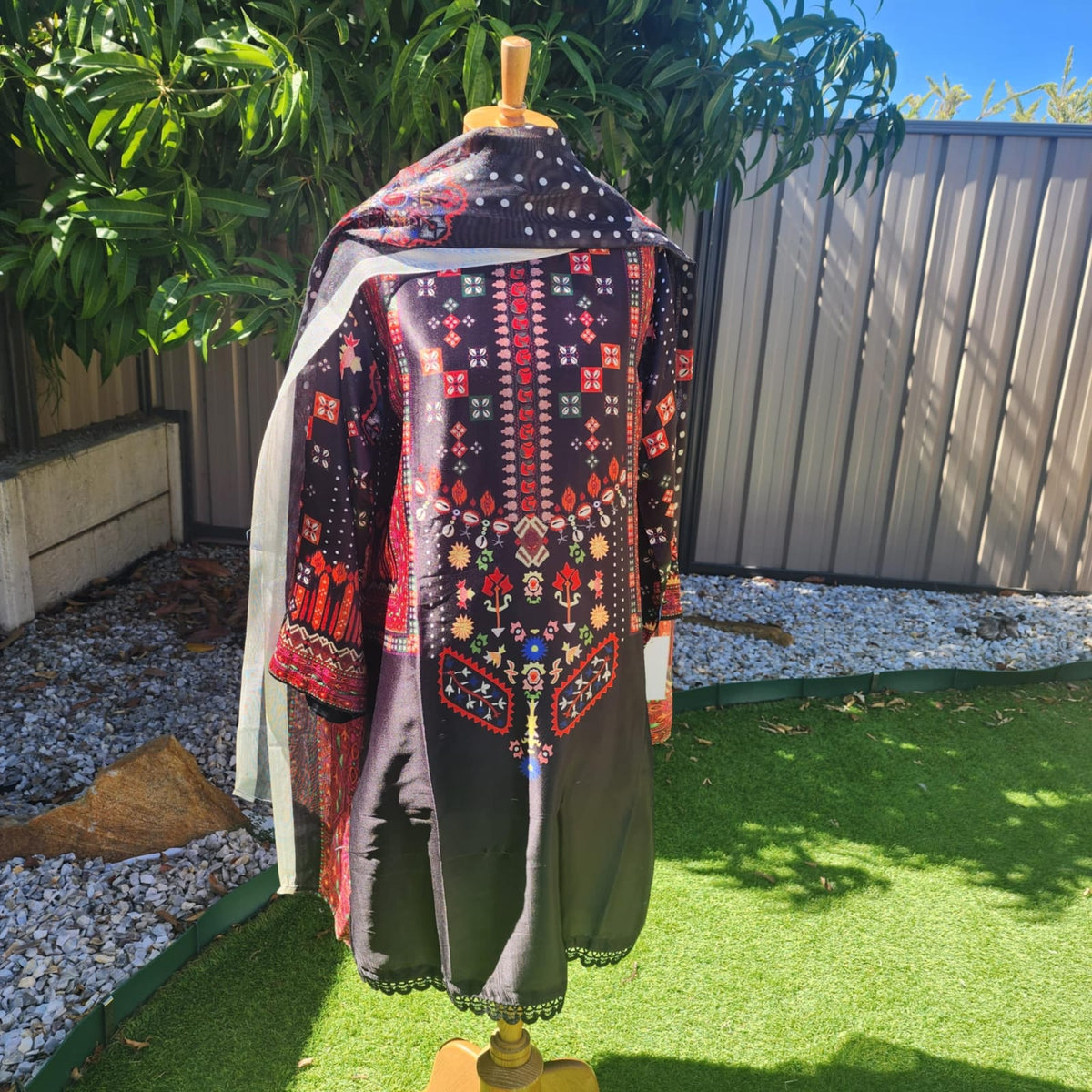 Pakistani Satin 3-Piece Salwar Suit – Elegant Kota Dupatta Set