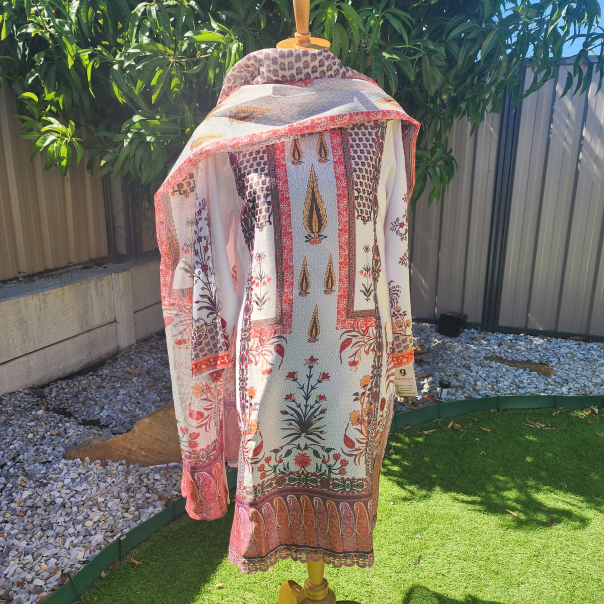 Pakistani Satin 3-Piece Salwar Suit – Elegant Kota Dupatta Ensemble