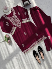 Diwali Slub Rayon Kurti Bell Bottom Set – Paisley Thread Work with Fringe Lace in Maroon & Rust 7