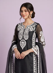 Diwali Organza Silk Palazzo Suit – White Paisley Embroidery Kurti with Bell Sleeves & Lace Dupatta 12