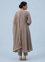 Diwali Brown Chanderi Anarkali Suit – Light Pink Zari Yoke & Gota Lace Dupatta 4