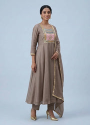 Diwali Brown Chanderi Anarkali Suit – Light Pink Zari Yoke & Gota Lace Dupatta 2