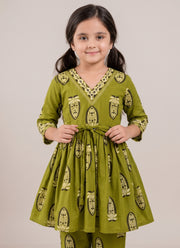 Diwali Cotton Kurta Set for Girls – Printed Kediya Top with Tie Belt & Pants 7